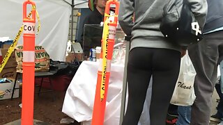 Veliki čokoladni tip jaše seksi shemale Niki Christensson