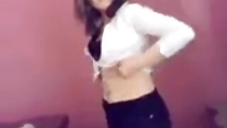 Lijepa djevojka Selene se razgolila i pokazala nekoliko seksi tetovaža