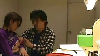 Prilično egzotična brineta Anissa Kate jebe misionarku i pojede joj mokru pičku.
