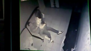 Kurva riba u gotičkoj odjeći Katya Rodriguez podivlja s nastranim tipom