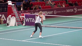Mršava brineta šik Veronica Jett skače na ogroman kurac u stilu obrnute kaubojke