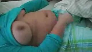 Buxom drolja jaše veliki debeli kurac poput žestoke kaubojke
